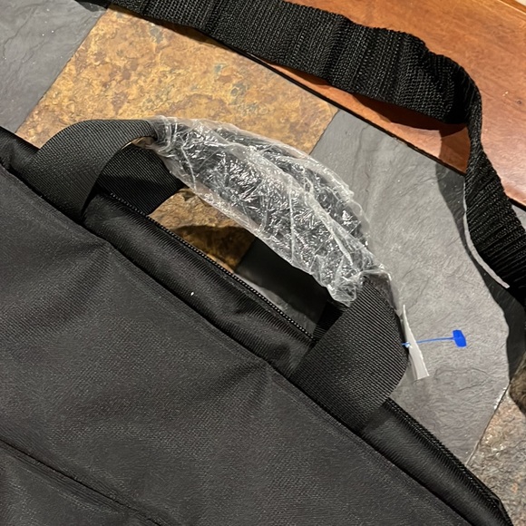 NWT CoolBell 18 x 14” cooling laptop Case with Carrying Strap - Picture 5 of 9